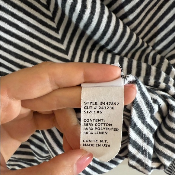 Cut Loose Gray White V-Neck Stripe 3/4 Sleeve Top USA-made, Linen Blend - Picture 4 of 5